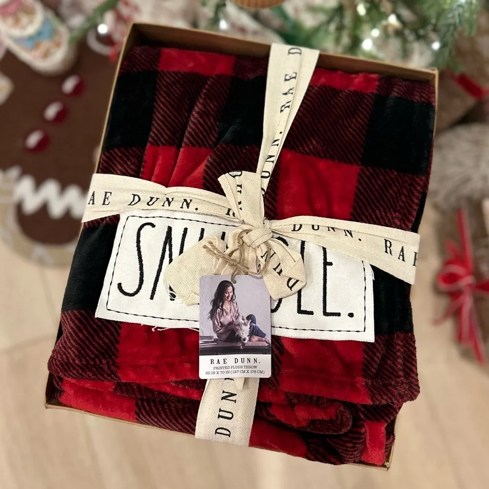 Rae Dunn Buffalo plaid blanket SNUGGLE boxed gift throw - Picture 3 of 11